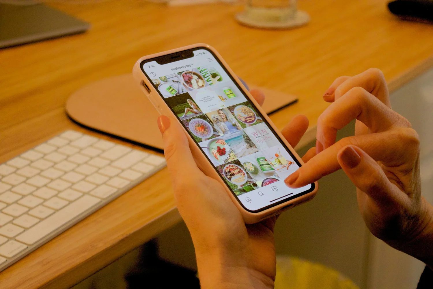 Carousels on Instagram & LinkedIn: Why They Still Work for Small Businesses in 2026